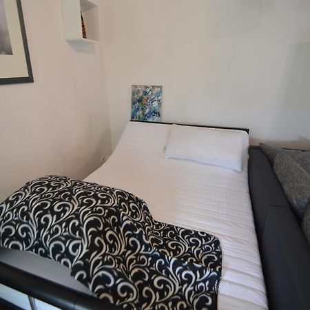 Cozy Apartment In Immerath With Fishing Near Exterior photo