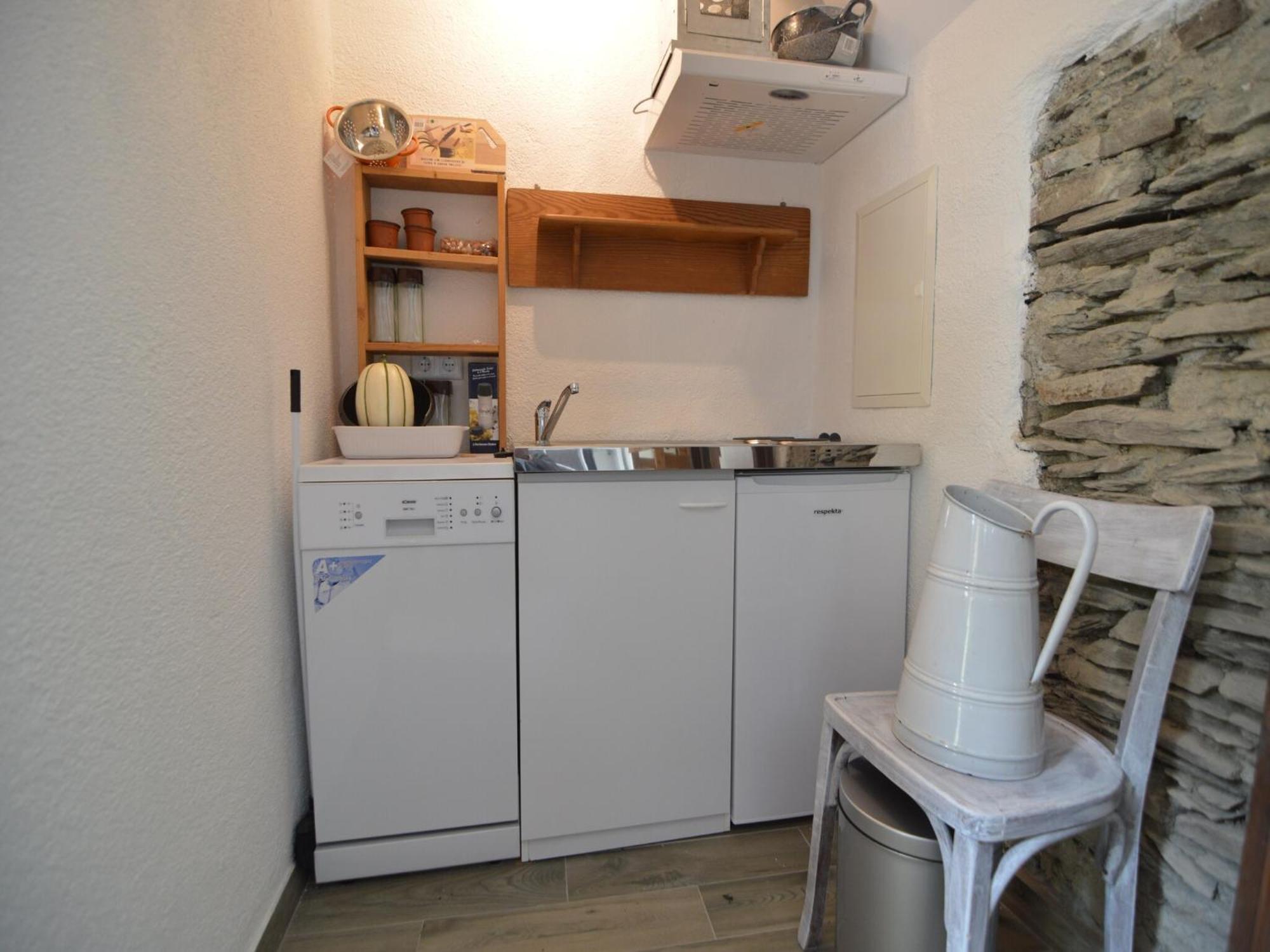 Cozy Apartment In Immerath With Fishing Near Exterior photo